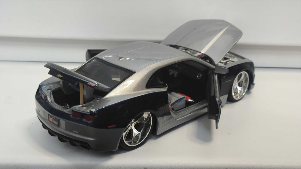 Модель, машинка Chevrolet Camaro 2010 1.24 Maisto Prorodz