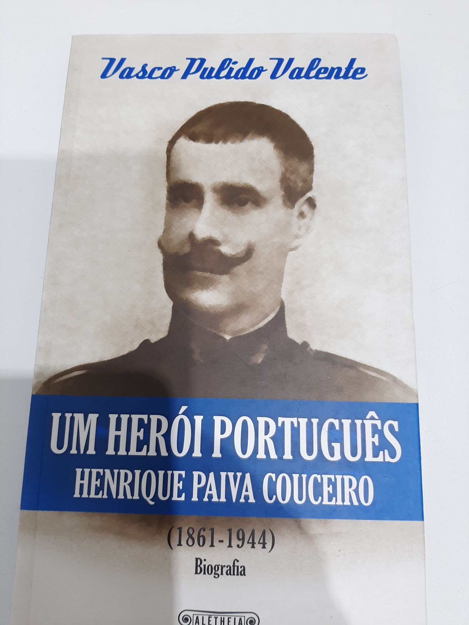 Vasco Pulido Valente - Henrique Paiva Couceiro – Um Herói Portugês