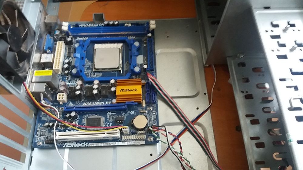 Материнская плата ddr3 soket am3+ 2х ядерный процессор