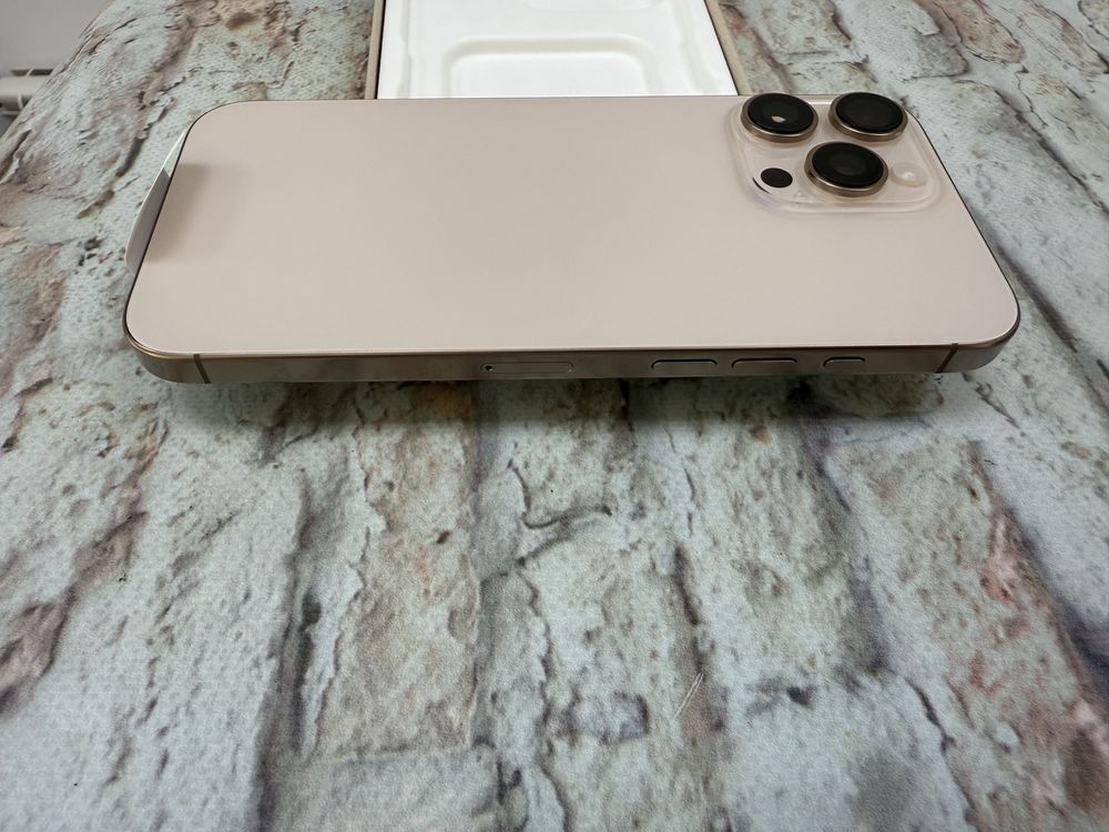 New Iphone 16 Pro Max 256gb neverlock Global Desert Titanium 1250$