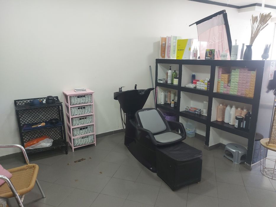 Aluga se espaço para cabeleireira