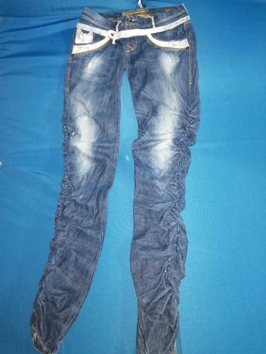 6 Calças variadas MULHER – Tm 34/35 + Casaca + Camisola