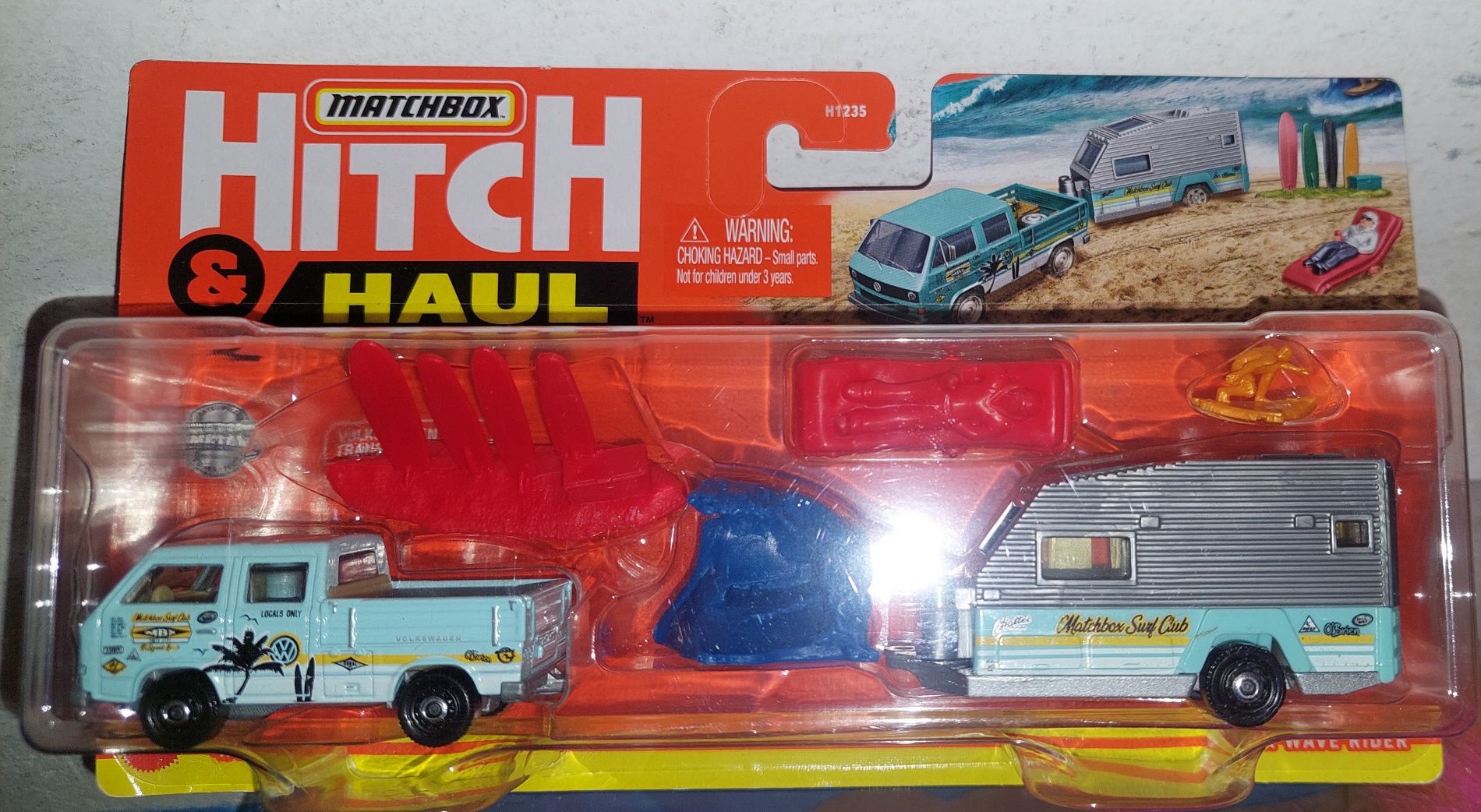 Zestaw auto+przyczepa Hitch&Haul Matchbox,  VW z przyczepą
