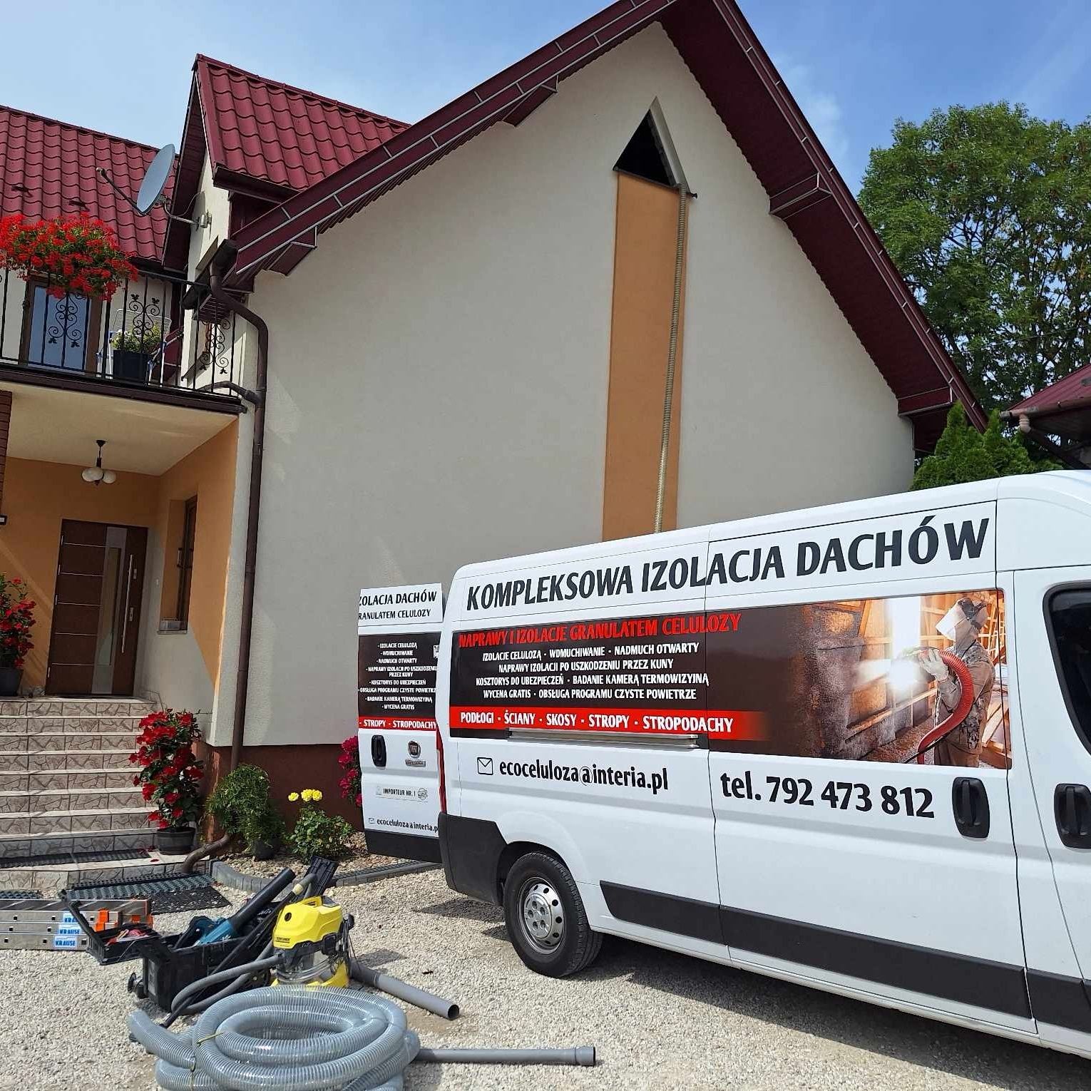 Ocieplanie celulozą i naprawa uszkodzonej izolacji dachu Busko Zdrój