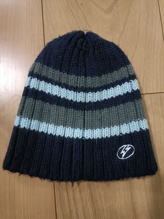 Gorro de lã Hugo ( Cerca de 49cm) + Oferta de outro gorro - 2/3 anos
