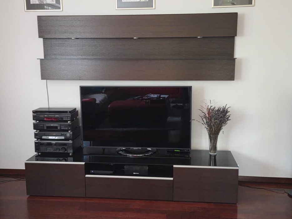 Szafka pod TV z nadstawką