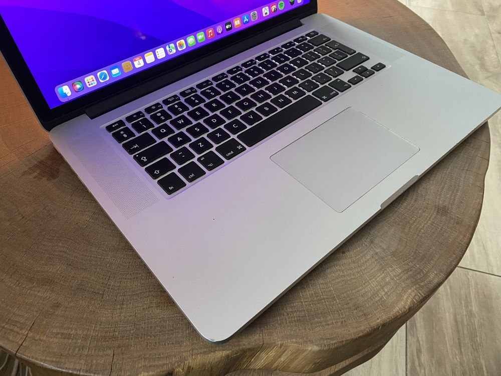 Macbook pro 15 2017 retina i7 16gb ram