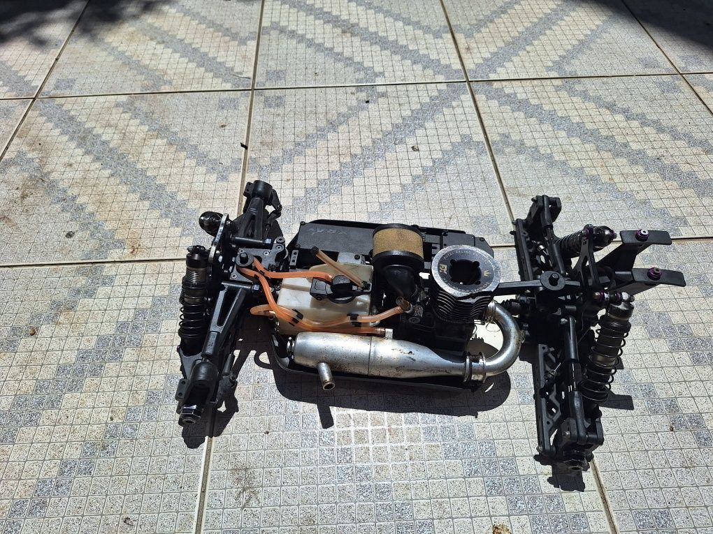 Xray xb8 2021 1/8TT