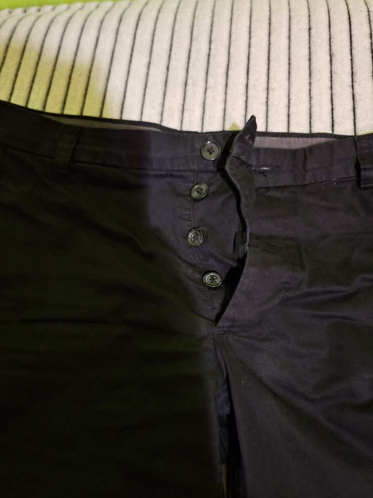 Spodnie marki H&M
