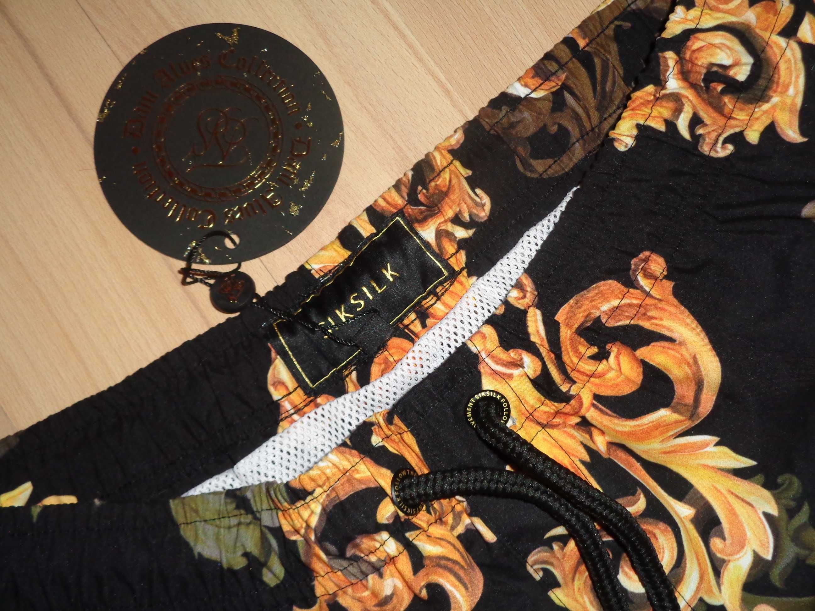 SIKSILK krótkie spodenki kąpielowe kąpielówki barokowy wzór versace  S