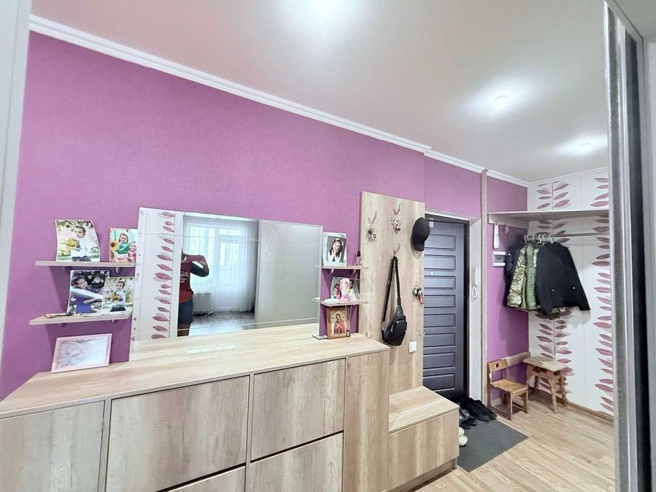 Продам 2 комнатную квартиру с кладовкой в Радужном