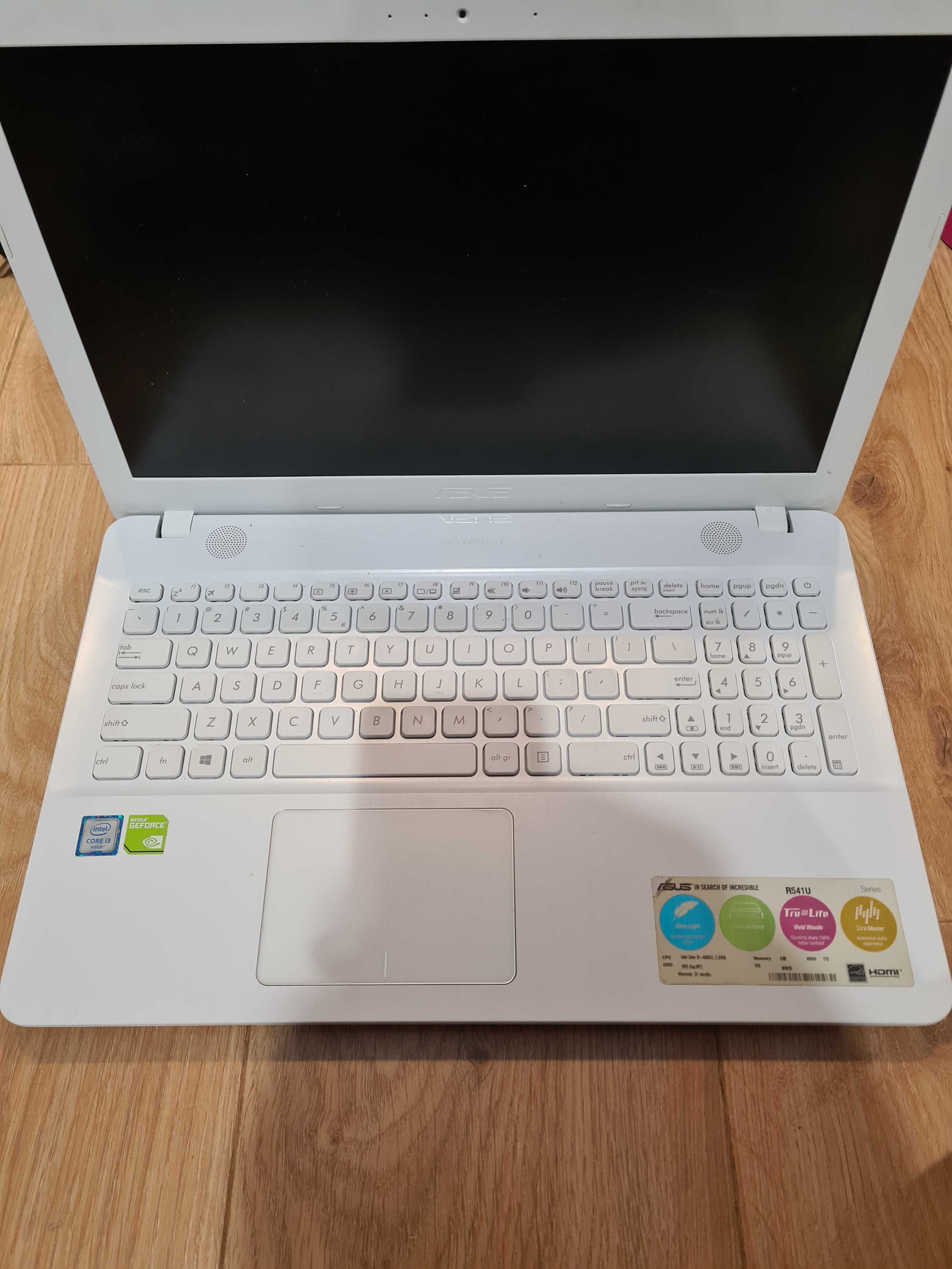 Laptop ASUS R541U/i3/4GB RAM/1TB/WIN 10 biały mało używany