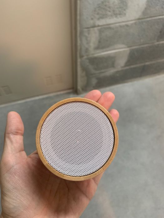 Coluna portátil nova