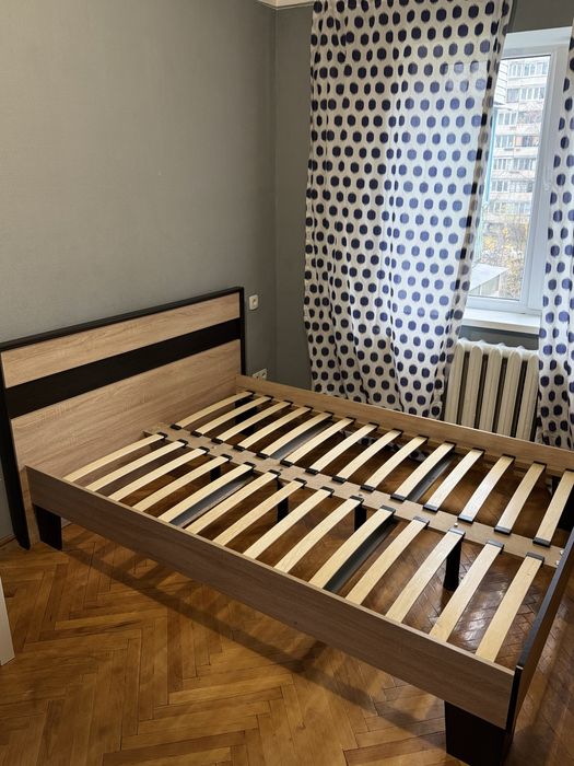 Ліжко 140/200 б/у за матрацом