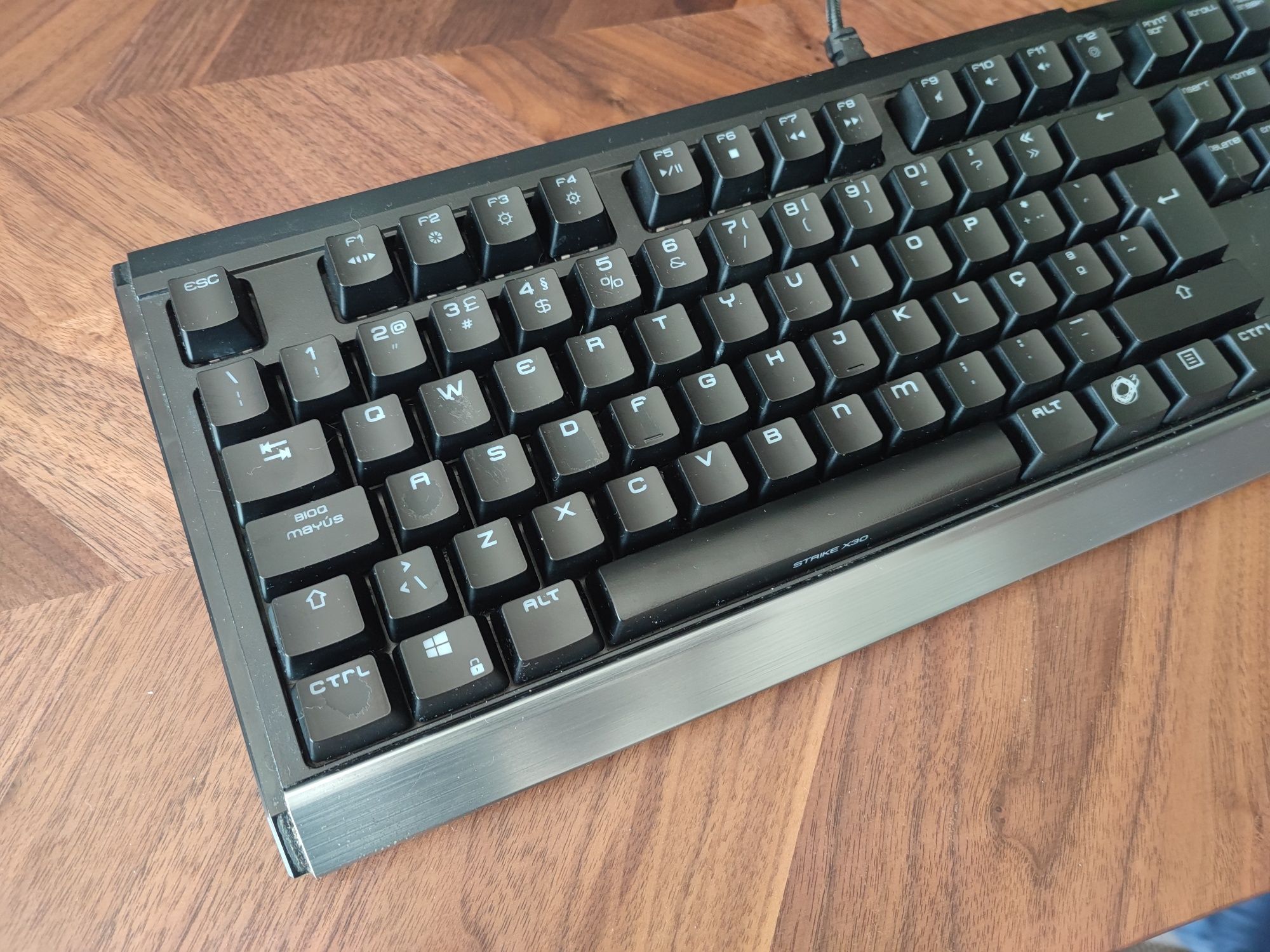 Teclado Ozone Strike X30 Mecanico RGB