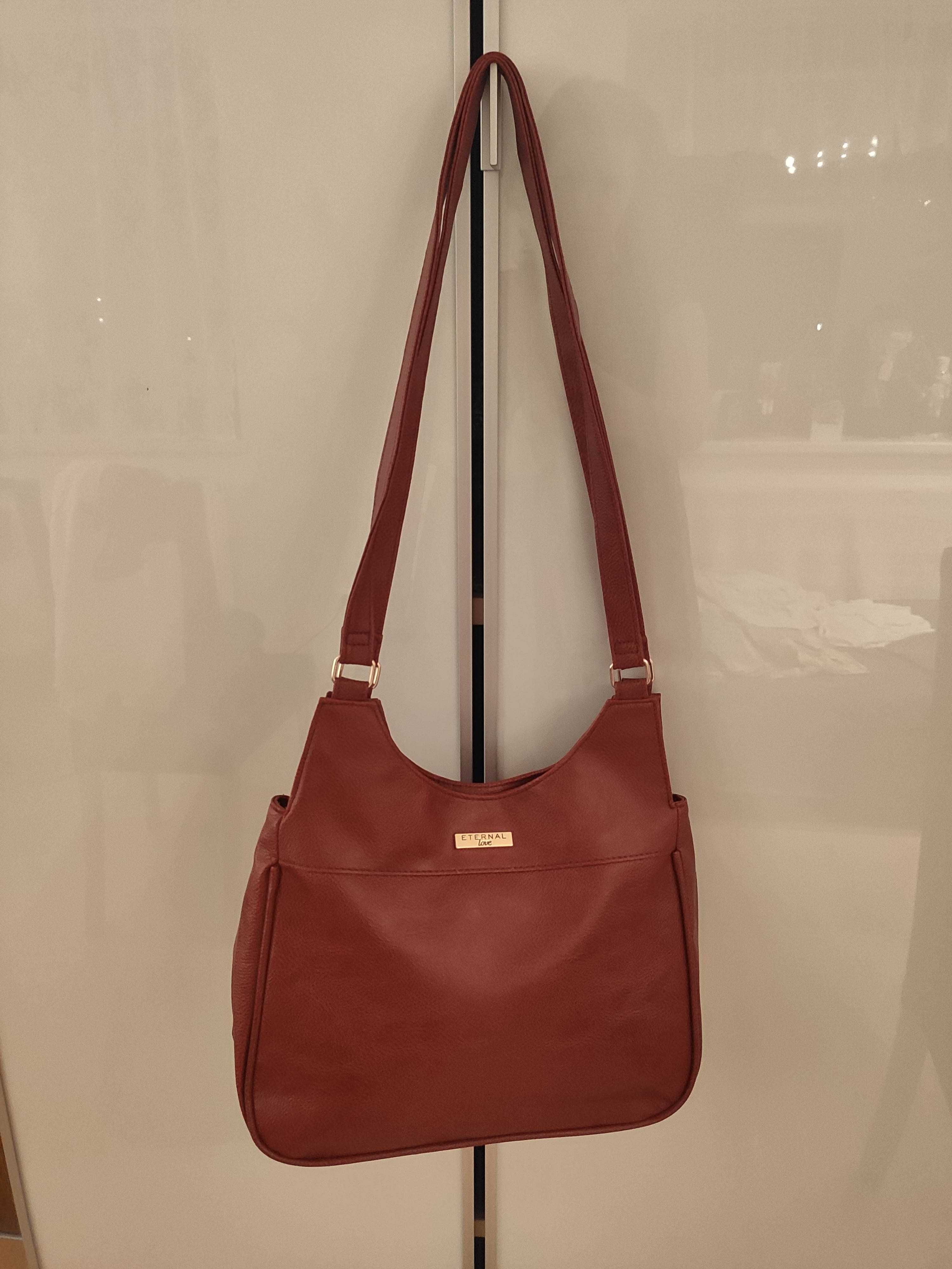 Червона жіноча сумка