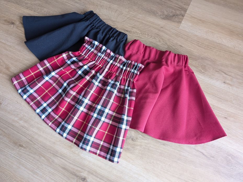 Spódniczki 3pak dla dziewczynki czarna czerwona i kratka 104/110