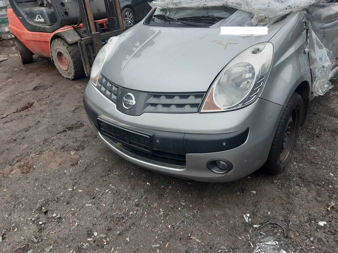 Nissan Note E11 1.6 E - zderzak przód PDC KY0