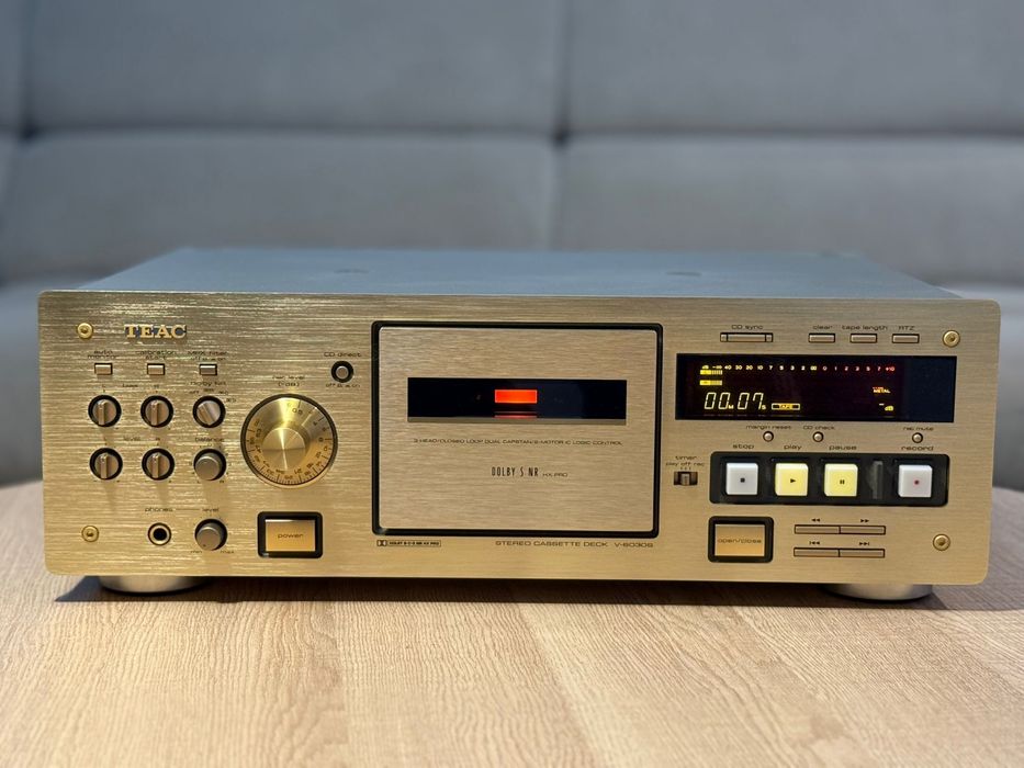 Magnetofon TEAC V6030S