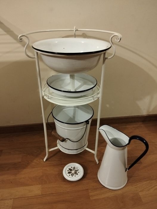 Lavatório vintage em metal e esmalte