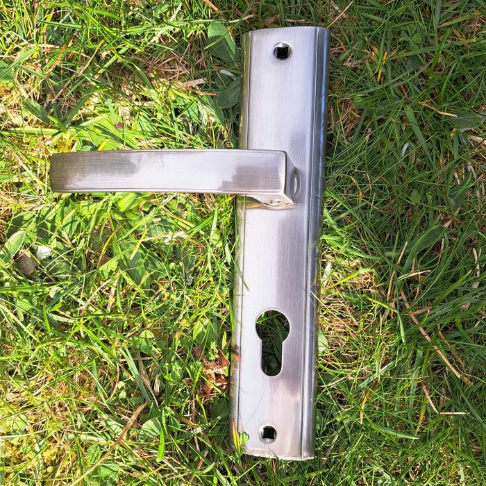 ARIA klamka na szyldzie długim na wkładkę SKU: KAR 312A