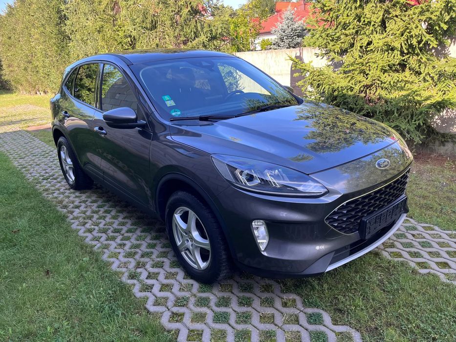 Ford Kuga bezwypadkowy hybrid plug-in 252KM faktura vat 23%