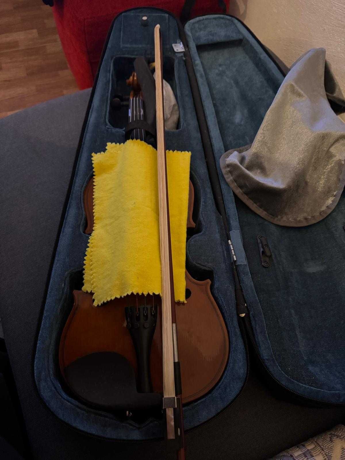 Violino (com cordas, almofada e arco) + Caixa