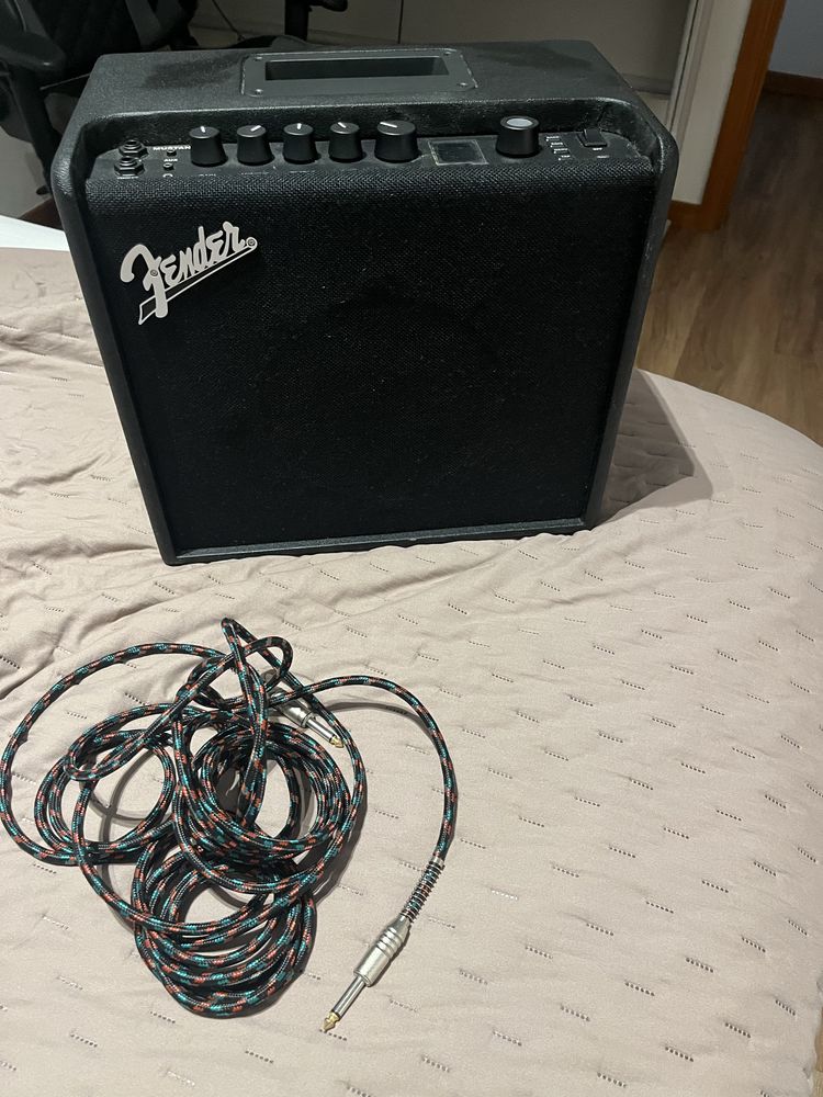 guitarra eletrica ibanez com bolsa e amplificador fender mustang Lt25