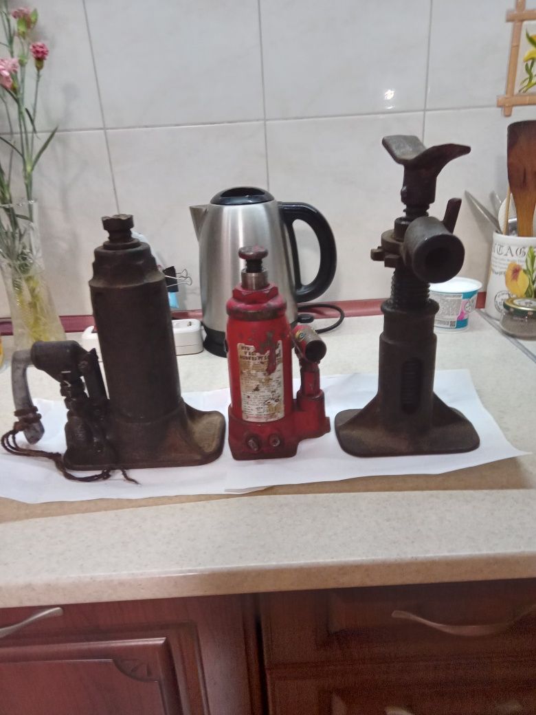 Донкрат ,насосы автомобильные , ручные