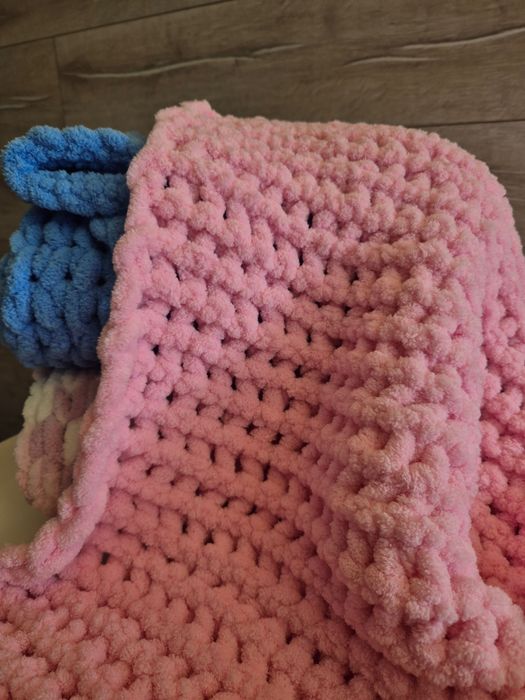 В’язані комбінезони та пледи