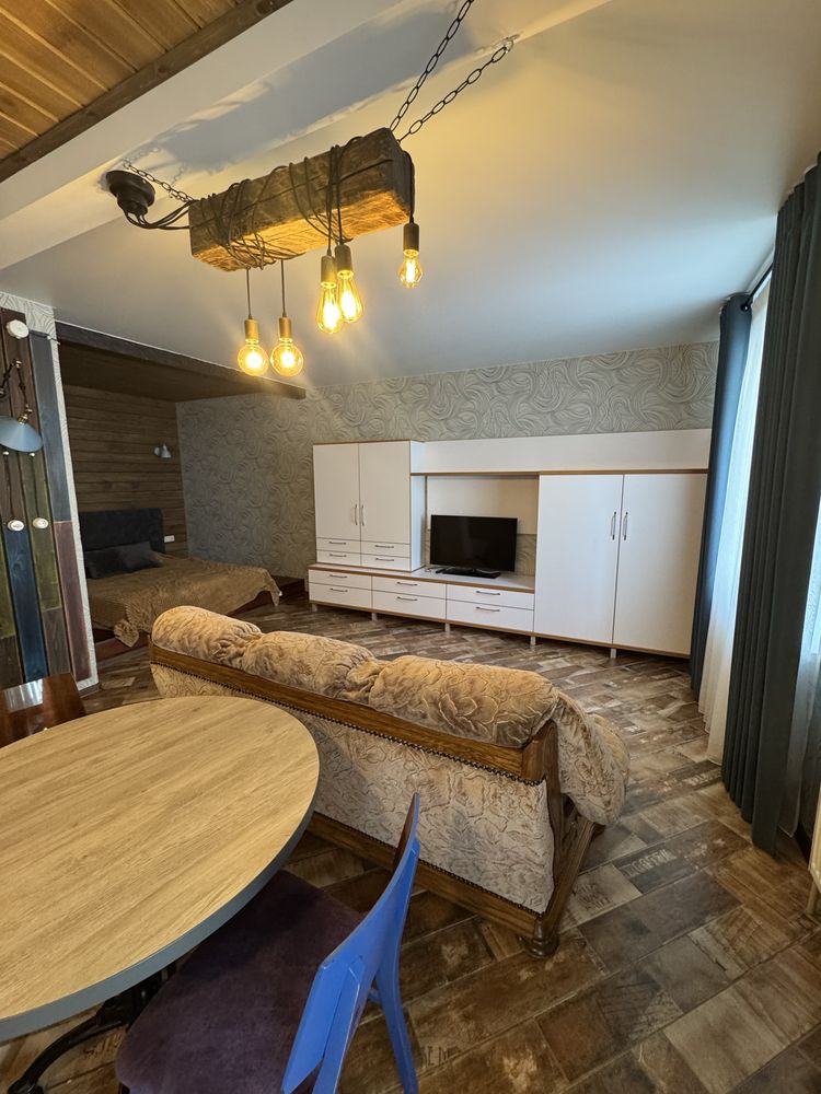 Оренда 1-кімнатної квартири в центрі, новий закритий ЖК, Район Площі