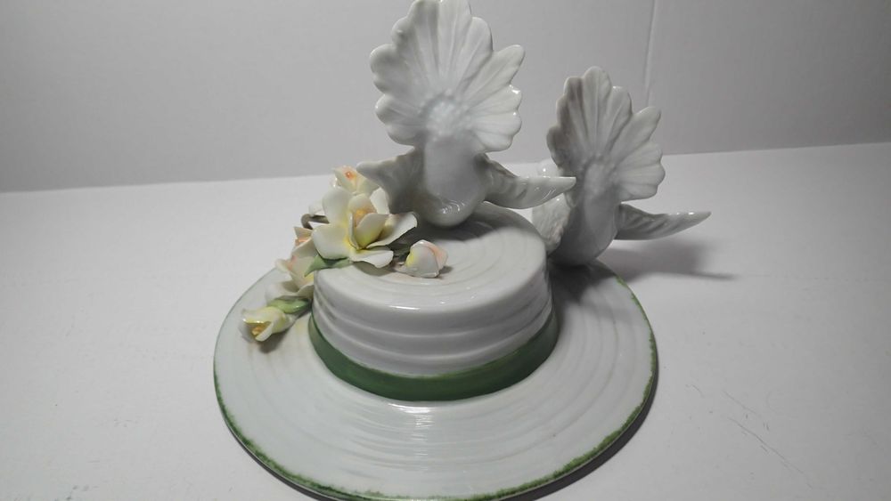 Porcelana e Biscuit CAPODIMONTE