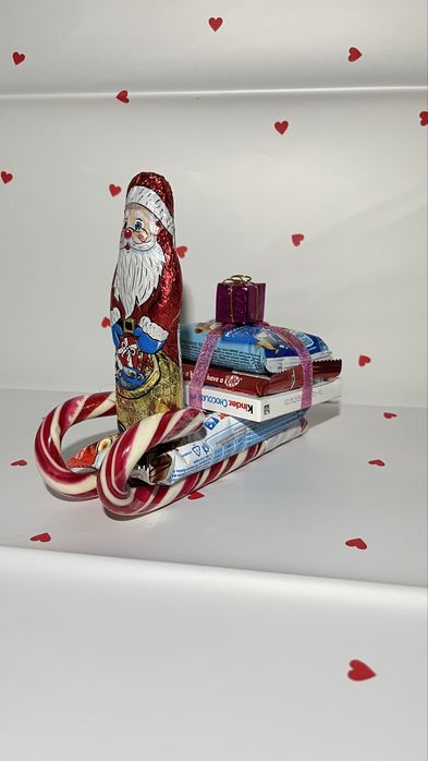 Сододкі подарунки , квіти з атласної трічки