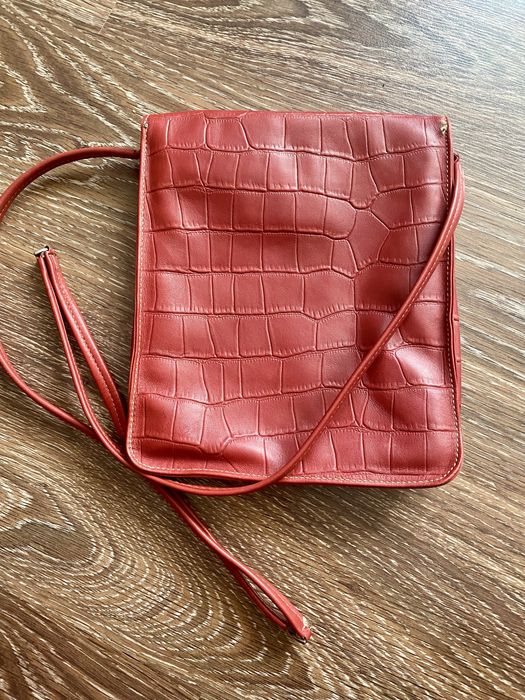 Сумка через плече червона