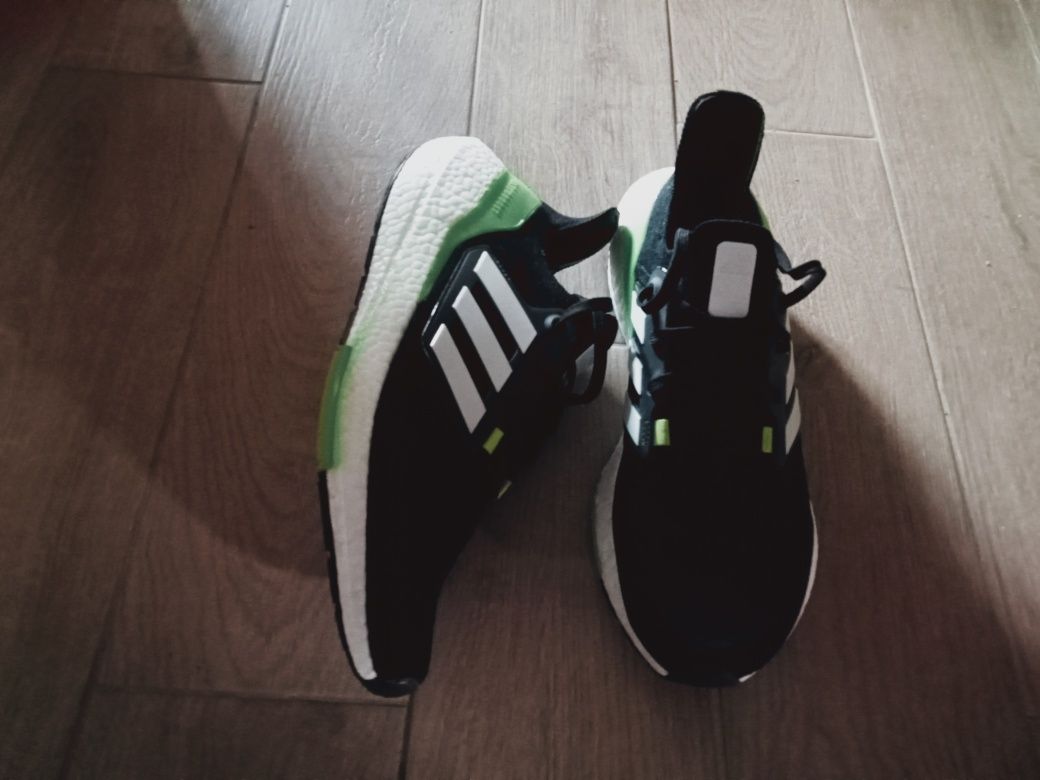 Buty do biegania adidas Ultraboost 22 M