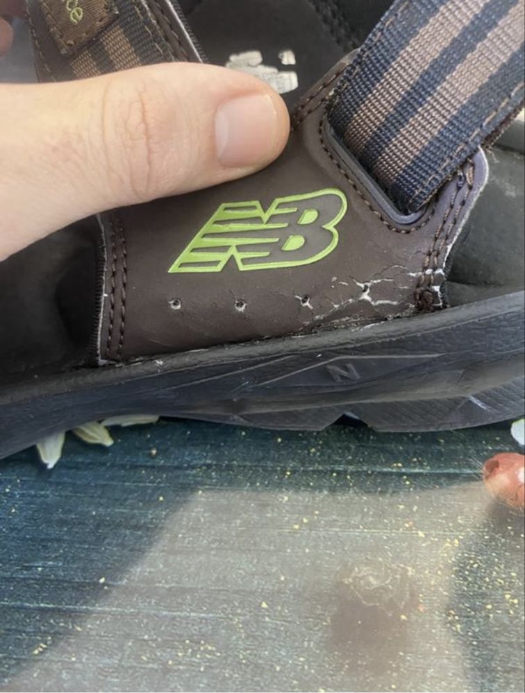 Сандалі бренда New Balance Орігинал 40 розмір.