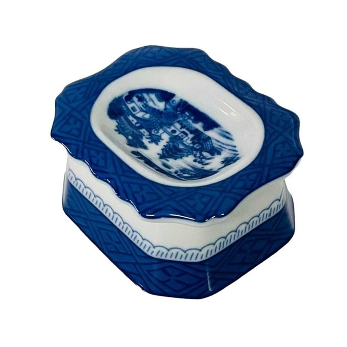 Saleiro em porcelana da Fábrica da NG, decoração Dinastia Qing