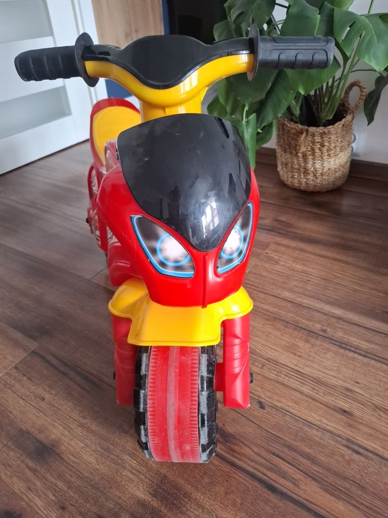 Motor jezdzik dla dzieckq