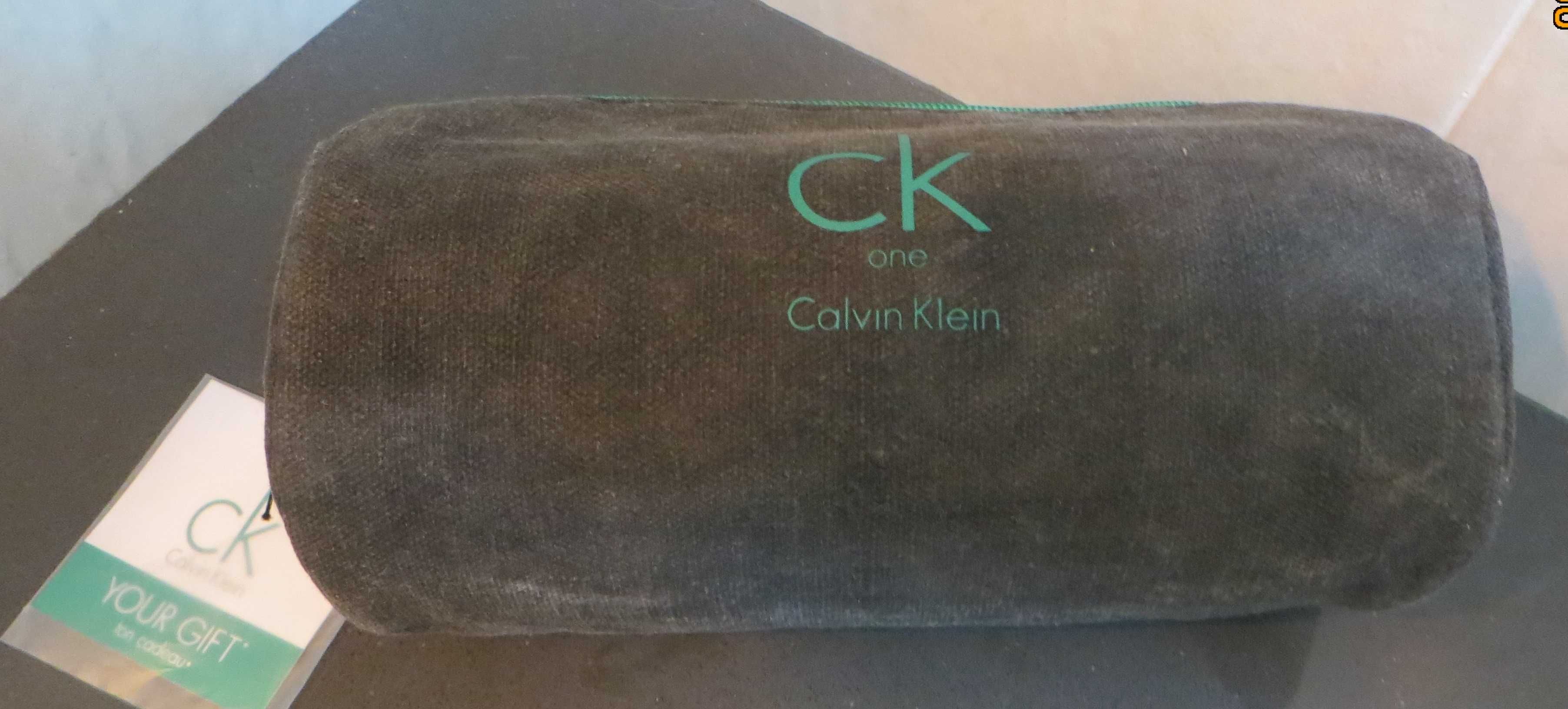 Necessaire Calvin Klein - Verde,  cilindrico - Novo e com etiqueta