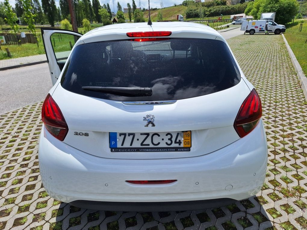 Peugeot 208 1.2 PureTech Signature
