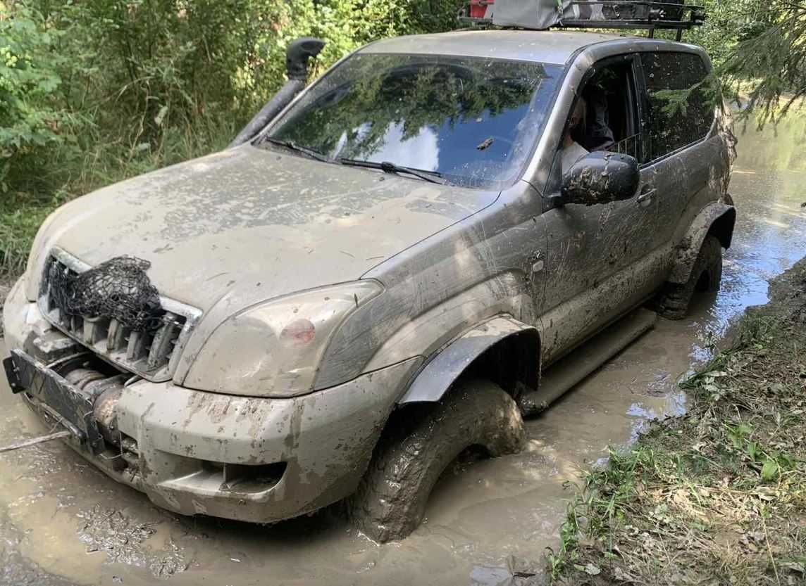 Тримач номерного знака на клюз для прихованного монтажу лебідки
