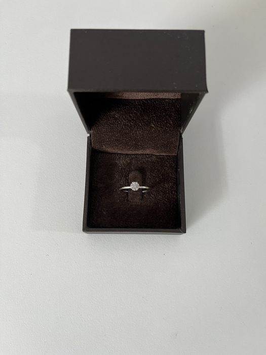 Aliança de Noivado - ouro branco e diamante