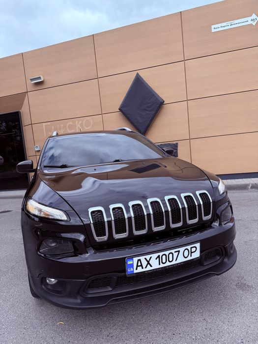 Продам Jeep Cherokee