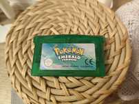 Pokémon Emerald na Nintendo GameBoy Advance
