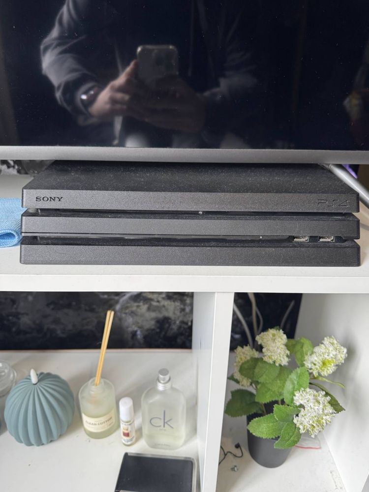 Playstation 4 pro 1tb 2джойстика+підписка  ps4 pro ps5 ідеальний стан