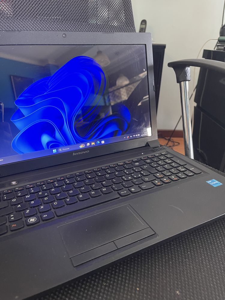 Lenovo B570e core i3