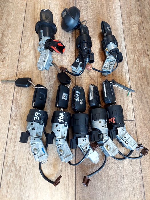 Замок Renault Kangoo Рено Кенго дверей зажигания на 2 троса боковий