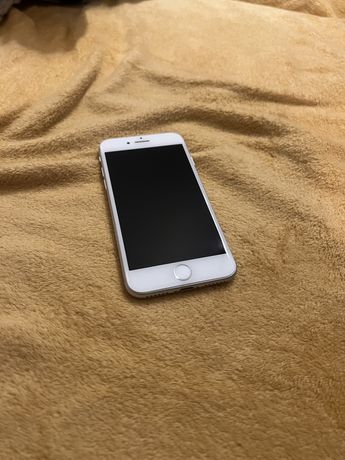 iPhone 8 64gb biały stan igła jak nowy