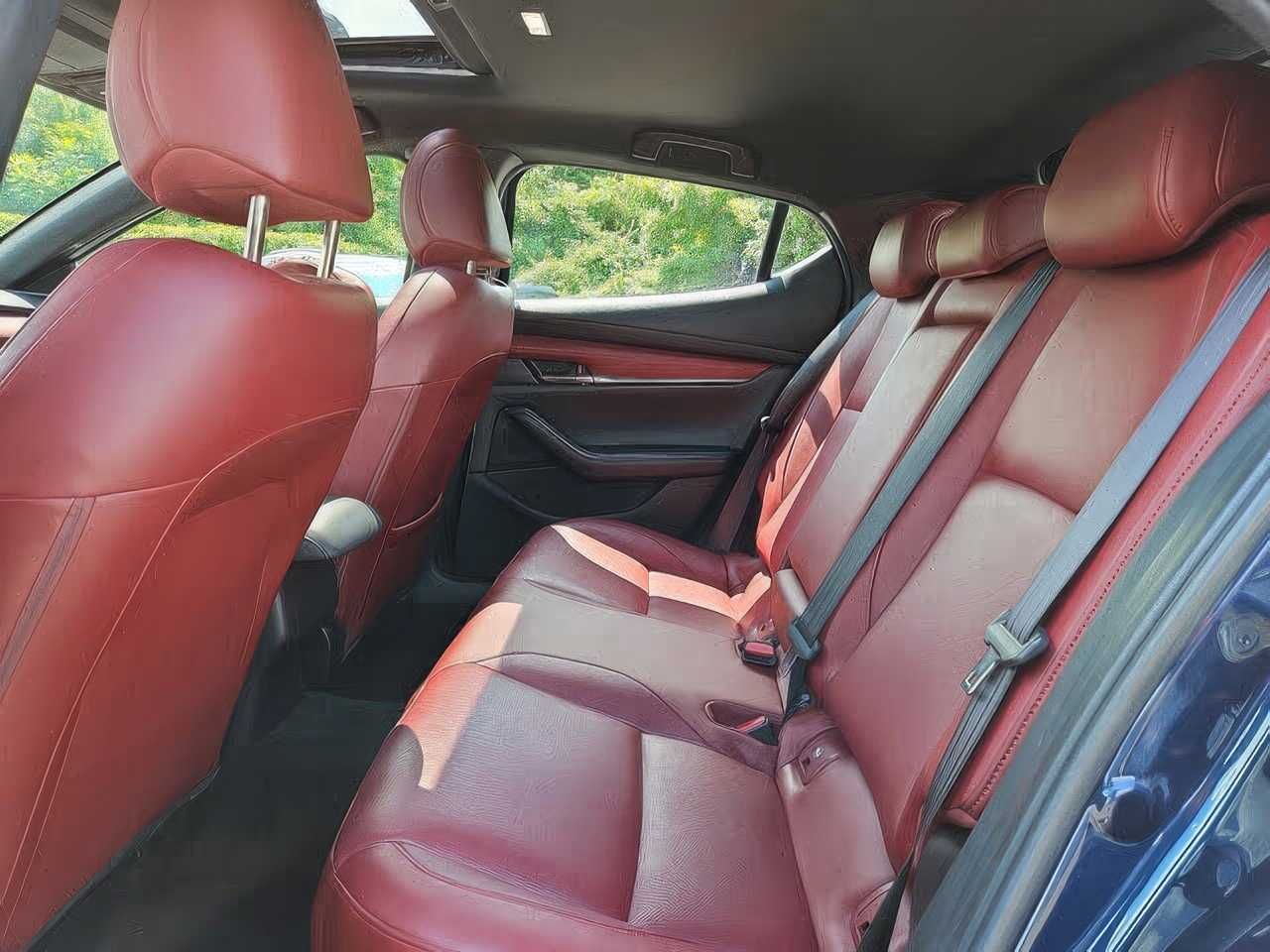 2020 Mazda MAZDA3 Premium Hatchback