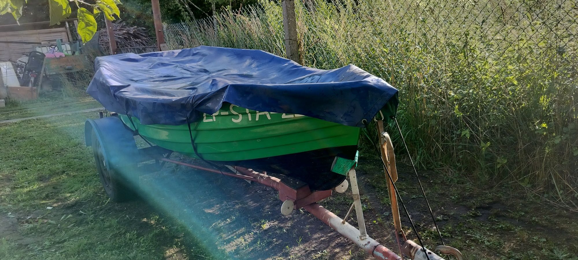 Łódka wędkarska z przyczepą
